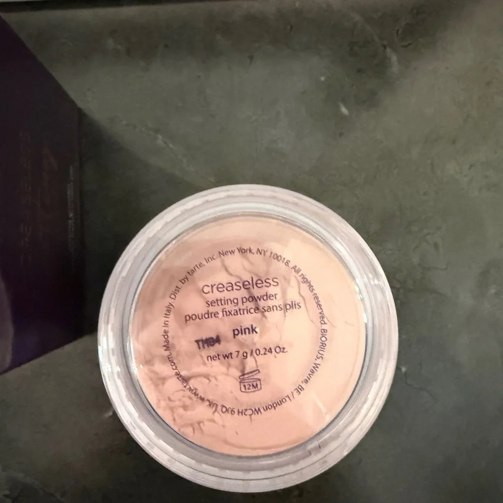 Tarte Creaseless Setting Powder in Purple Box